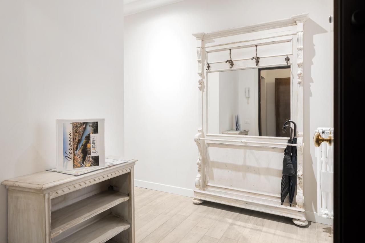 Flats4Rent La Dimora D'Orlando Apartman Verona Kültér fotó